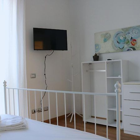 Lovely Navigli Studio With Balcony - Via Carlo Torre Milano Esterno foto